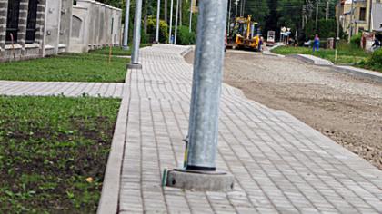 Šviestuvų stulpai – kliūtys pėstiesiems