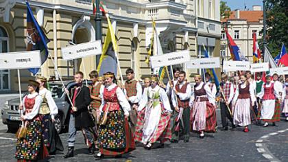Į dainų šventės šurmulį įsiliejo ir radviliškiečiai
