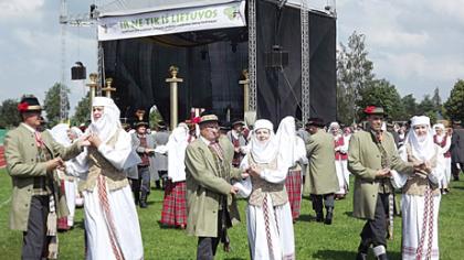 Festivalis tryško ir tautiškumu, ir egzotika