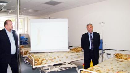 Kelmėje atidarytas dializių centras