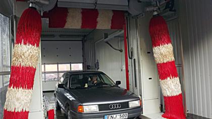 Radviliškyje atidaryta nauja „Lukoil“ automatinė automobilių plovykla