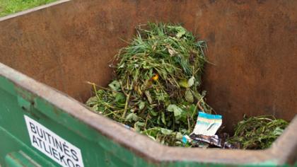 Kaimo gyventojai skundžiasi dėl retesnio atliekų išvežimo