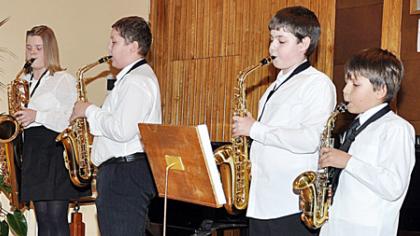 Draugaujame per muziką