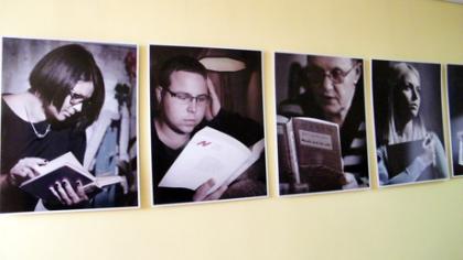 Bibliotekoje – fotografijų paroda apie skaitančius žmones