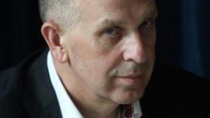 Valdininkams nereikėtų drebėti: jų nemažės, tik algos didės