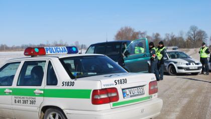 Lietuvos ir Latvijos policininkai gaudė tariamus nusikaltėlius