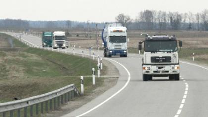 Darbdaviai darbuotojų žvalgosi užsienyje