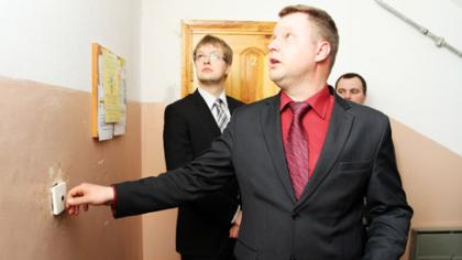 Taupyti elektrą galima ir laiptinėje