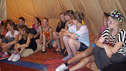 Mokyklos sportininkai tapo indėnais