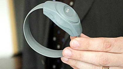 Elektroninėmis apykojėmis puošis ir įtariamieji