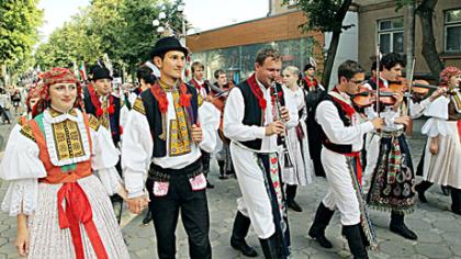 „SAULĖS ŽIEDO“ EISENA