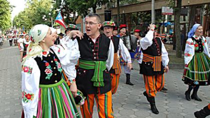 Lenkams gražūs lietuvių tautiniai šokiai