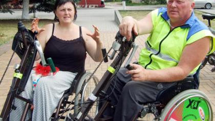 Iš­šū­kis sau: neį­ga­lių­jų ve­ži­mė­liais – šim­tus ki­lo­met­rų