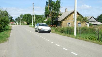 Išasfaltavus žvyrkelius, sodiečių gyvenimas pasikeitė