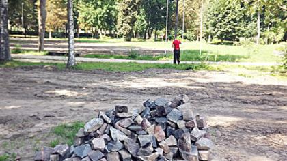 Kuršėnų parkas lieka nesutvarkytas
