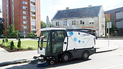 Miesto gatvėse – nauja valymo mašina