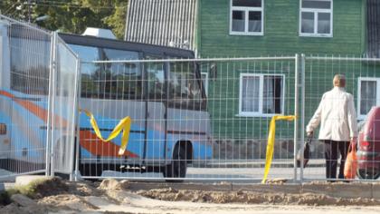 Akmenė gyvena be autobusų stoties ir viešojo tualeto