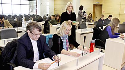 Konstitucijos egzamine galėjo pasitikrinti žinias apie pagrindinį šalies įstatymą