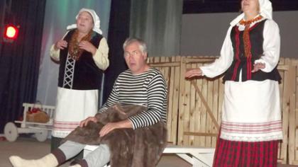 Vilnietę aktorę pasveikino kuršėniškiai