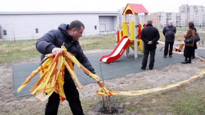 Bendruomenės statosi treniruoklių ir žaidimų aikšteles