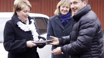 Socialinių paslaugų komandos sulaukė automobilių