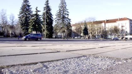 Akys didelės, bet galvos tuščios