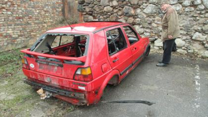 Vagių pėdsakai automobilių kapinynuose
