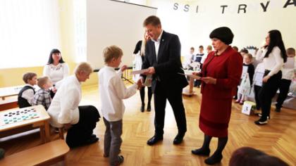 Ikimokyklinukai žaidė šaškėmis