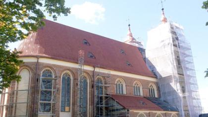 Ty­tu­vė­nų baž­ny­čia ky­la iš pe­le­nų