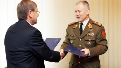 Šiaulių savivaldybė bendradarbiaus su kariuomene