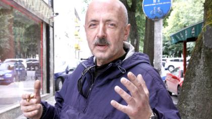 Jo­nas slepiasi, Ja­ni­na – nyksta