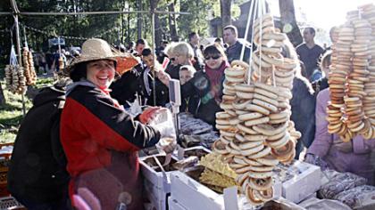 Sugužėjo Jonai, Janinos ir visi kiti