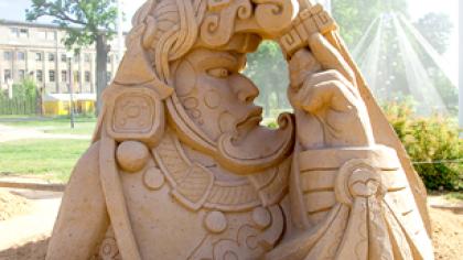 Latviai kvietė į smėlio skulptūrų festivalį