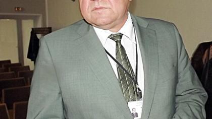 Opozicija su vienu valdančiuoju verčia direktorių