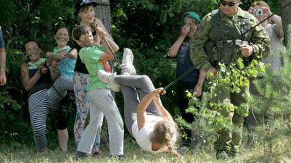 Salduvės parke moksleiviai išbandė kariškas užduotis