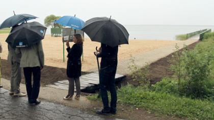 Prie Rėkyvos ežero mėgausimės smėlio paplūdimiu