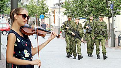 Šiaulių centre – ginkluoti kariai