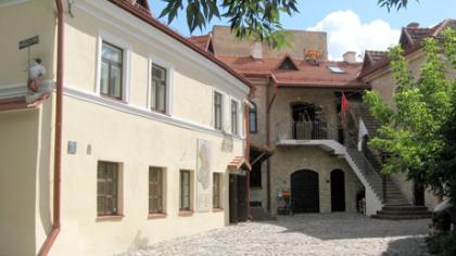 Menų inkubatoriai: naujam gyvenimui menininkų prikeltos erdvės