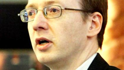 Valdančiosios koalicijos partijos išlaiko tvirtas pozicijas