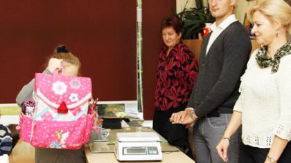 Mokinių kuprinės per sunkios ir be atšvaitų