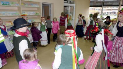 Bibliotekoje „Čiutulis“ koncertavo darželinukams