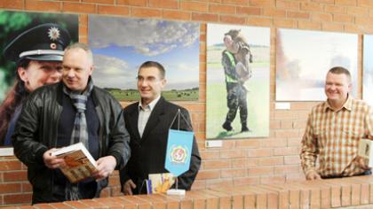 Šiaulių apskrities policijoje atidaryta fotografijų paroda
