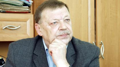 Atvertos durys mokslui, bet užtrenktos darbui