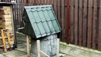 Cen­timet­rai prie šu­li­nio pri­bai­gė kai­my­nys­tę