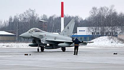 Oro erdvę saugos italai ir lenkai