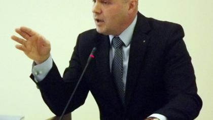 Etikos komisijos sprendimas sukėlė mūšį