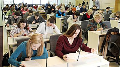 Lietuvių kalbos žinias patikrino diktantas