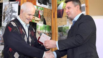 Medaliais pagerbti karo veteranai