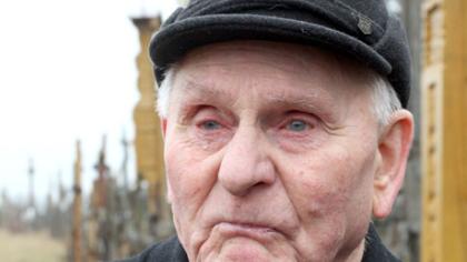 Pamiršti tėvai susirinko prie kryžiaus