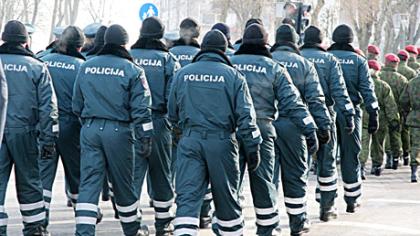 Svajojančius apie policiją stabdo sveikata